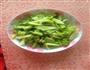 酱汁西蓝花的做法图解1