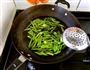 果仁拌芦笋的做法图解3