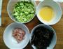 初夏小炒-蚕豆炒木耳的做法图解1