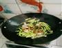 蒜苔炒肉的做法图解4