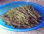 蕨菜拌虾皮的做法图解1