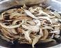 平菇小炒肉的做法图解1