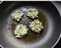 槐花鸡蛋饼的做法图解5