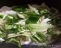 腊肉白菜煲仔饭的做法图解1