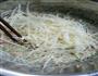 韭菜土豆饼的做法图解4