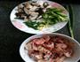香菇鸡肉焖饭的做法图解1