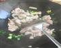 辣白菜炖五花肉的做法图解3