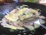 辣白菜炖五花肉的做法图解4