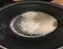 皮蛋粥的做法图解2