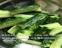 凉拌黄瓜的做法图解1