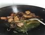 东北炖鸡肉的做法图解2