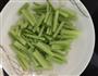 芹菜炒大肠的做法图解2