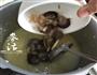 海参小米粥的做法图解6