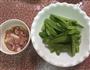 荷兰豆炒肉的做法图解2