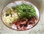 春笋豌豆香肠饭的做法图解1