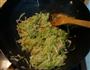 圆白菜沙茶炒面的做法图解6