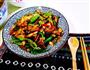 卤肉炒辣椒的做法图解5