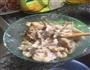 鲮鱼肉酿辣椒的做法图解2