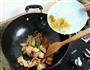 五花肉炒桃胶的做法图解6