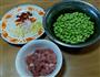 豆米腌菜炒肉丁的做法图解1