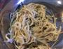 金针菇牛心菜的做法图解1
