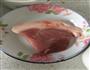 蒜苗炒肉的做法图解1