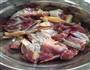 电饭煲焖鸭肉的做法图解1