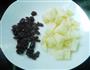 莓干三色鸡丁的做法图解4