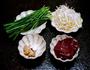 韭菜豆芽蒸猪肝的做法图解1