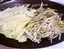 豆芽土豆培根春卷的做法图解1