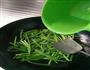 牛肉炒蒜苗的做法图解7