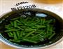 豇豆木耳拌粉条的做法图解4
