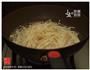 金针菇煮牛肉-搭着米饭已满足的做法图解4