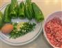 青椒酿肉的做法图解1