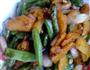 豆角炒玉米饼的做法图解4
