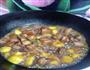 红烧肉炖土豆的做法图解13
