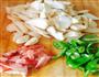 杏鲍菇肉片炒青椒的做法图解1
