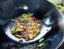 有机菜花炒熏肉的做法图解4