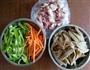 肉片炒莜面的做法图解2