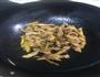 黄花菜炒肉丝的做法图解5