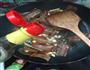豇豆炒腊肉的做法图解6