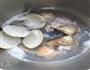 海蚌蒸蛋的做法图解2