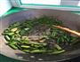芹菜炒粉条的做法图解4