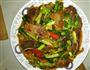 蒜苗西芹炒腊肉的做法图解7