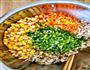 玉米胡萝卜香菇猪肉饺子的做法图解3