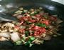 松树菌炖腊肉的做法图解6