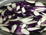 肉末茄子的做法图解1