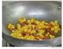 土豆腊肠豆角焖饭的做法图解4