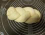 椰香果酱麻花面包的做法图解12