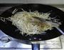 绿豆芽豆腐炖肉的做法图解3